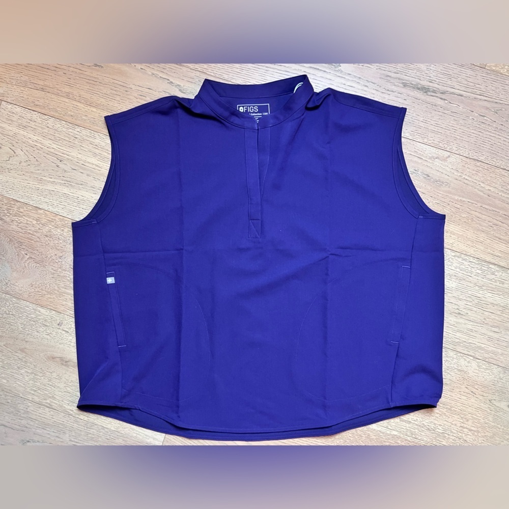 NWT: Figs Rafaela three pocket scrub top in purple size 3XL